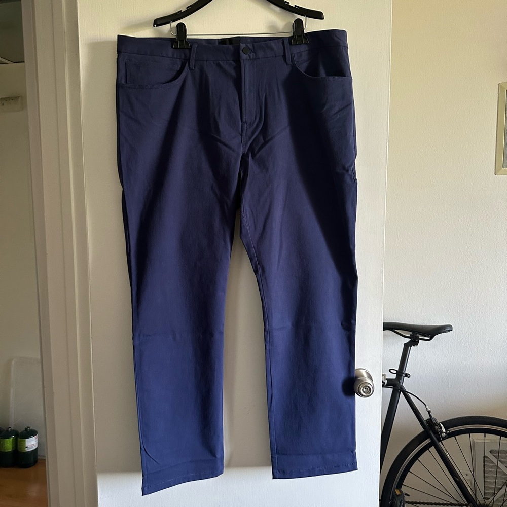 NWT Away Travel Navy Blue ‘The Staple Pant’ Classic Stretch Pants size 44